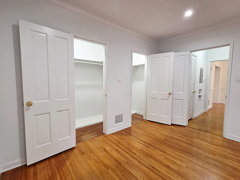 701 S Wilton Pl — Photo 12