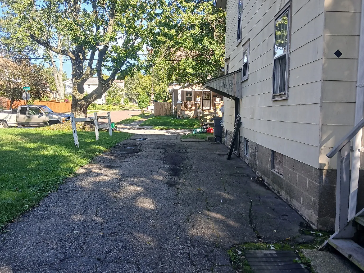 3 bed, 1208 sqft, $1,550 — Photo 3
