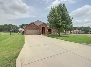 108 Champions Way, Azle, TX 76020