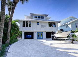 706 Pan Am Ave, Naples, FL 34110
