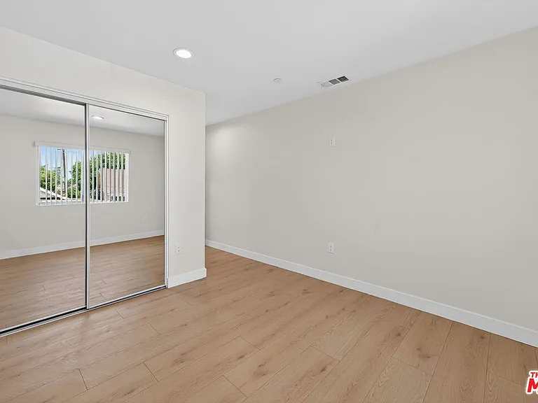 3436 Hunter St — Photo 17