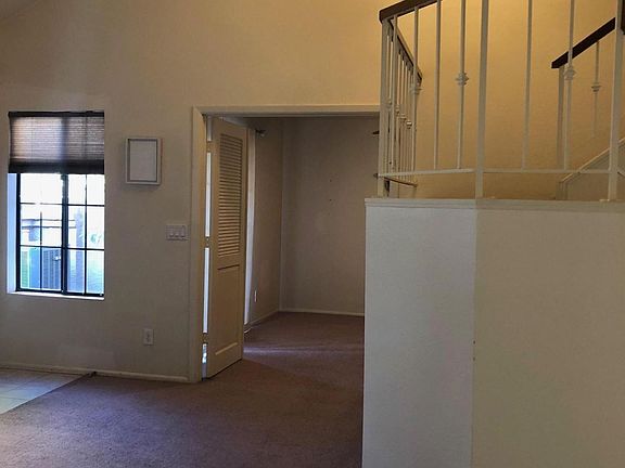 3rd image of 609 E Mesquite Cir