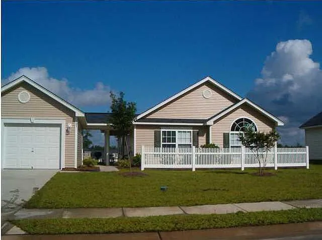 328 Seneca River Dr — Photo 1