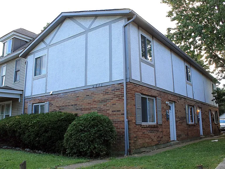 2415 Glenmawr Ave — Photo 1