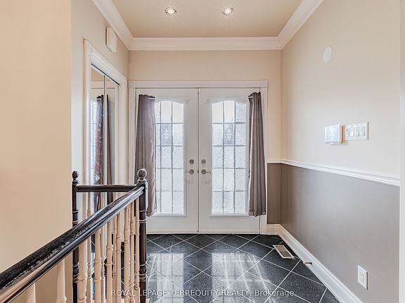 3rd image of 591 Du Parc Rd