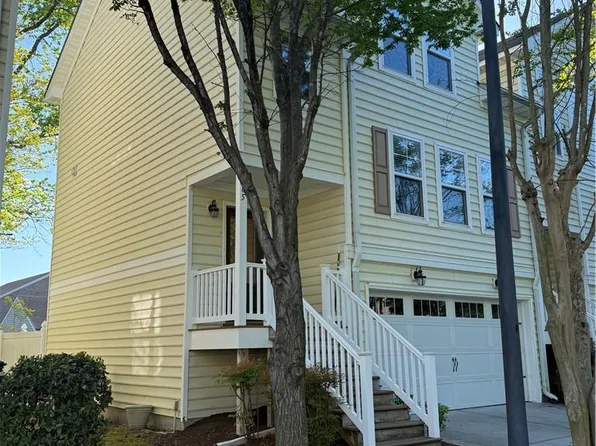5565 Taylors Walke Ln, Virginia Beach, VA 23462