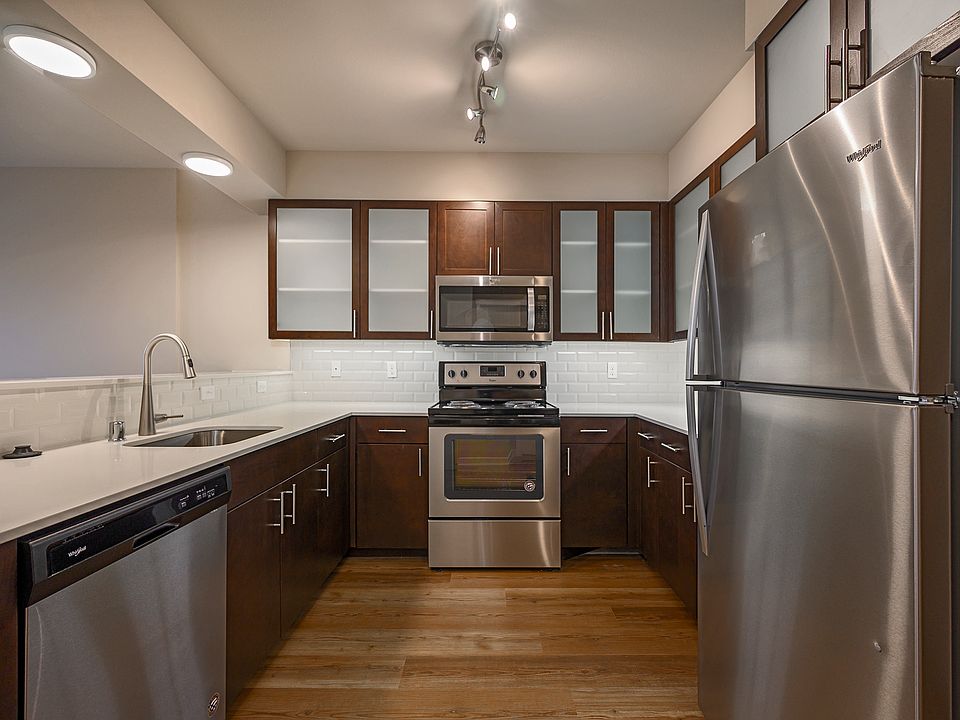 1st image of 828 NE 66th St #E206