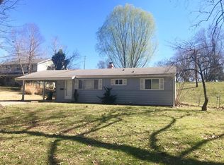 6022 Midway Cir, Belleville, IL