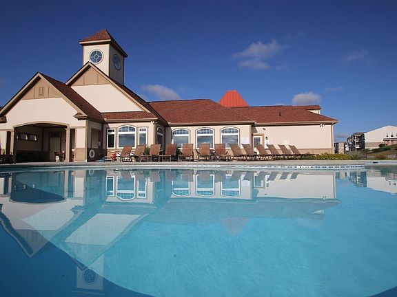 3rd image of 606 Riviera Dr #16301