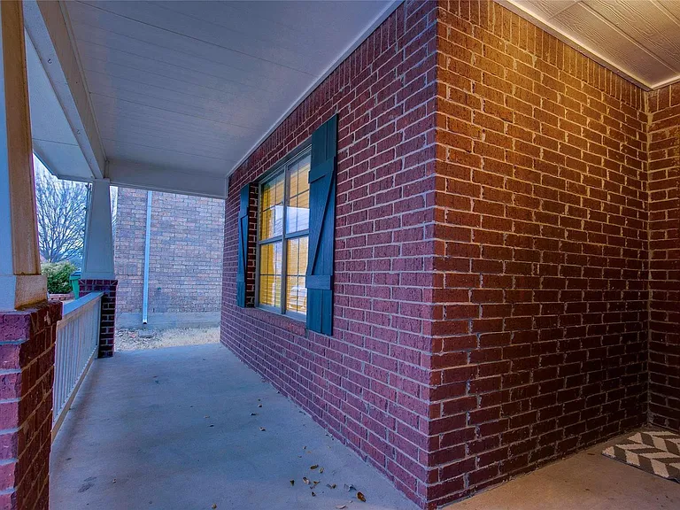 2108 Hayes St — Photo 3
