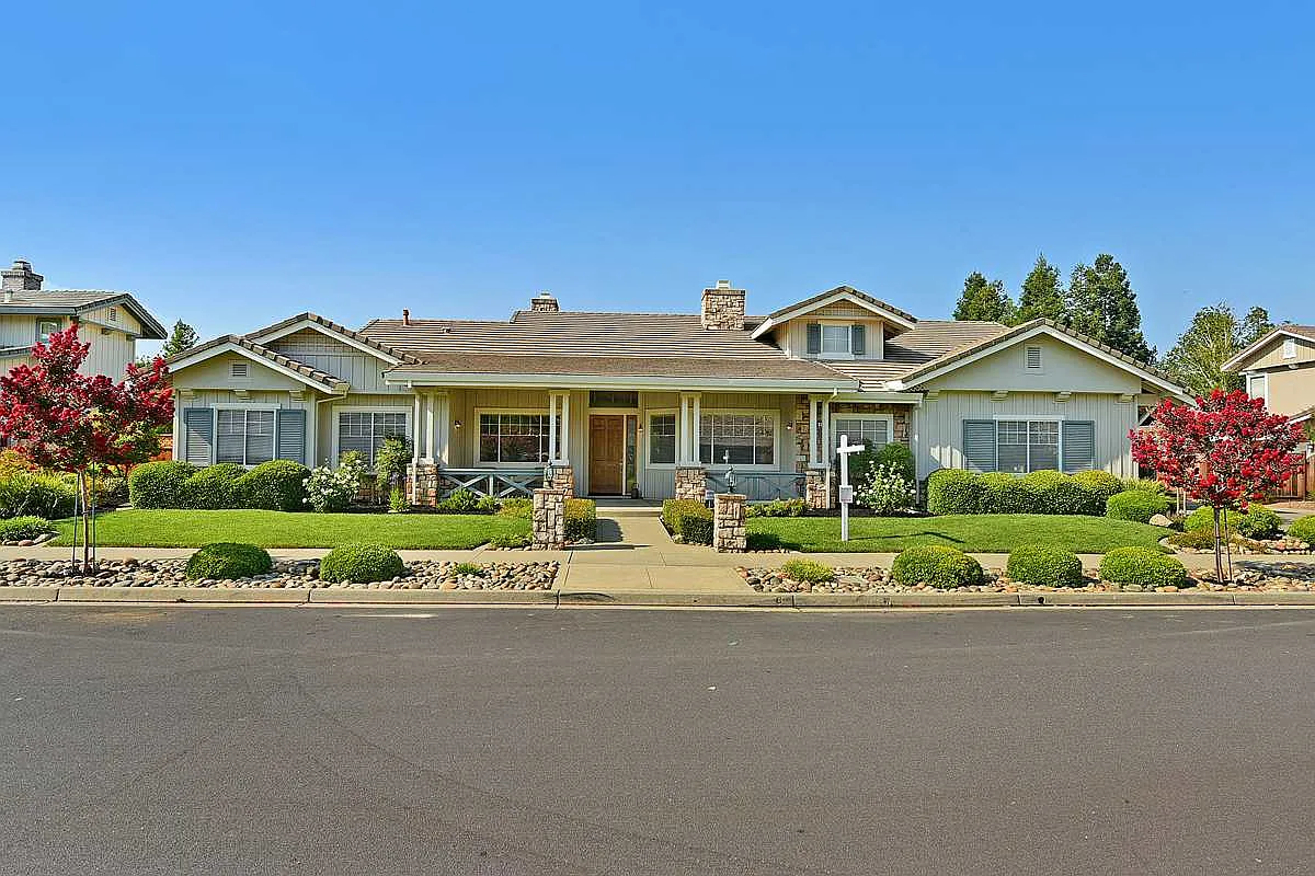 2478 Merlot Ln photo 1