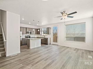 352 N Tessa Ln, Meridian, ID 83642