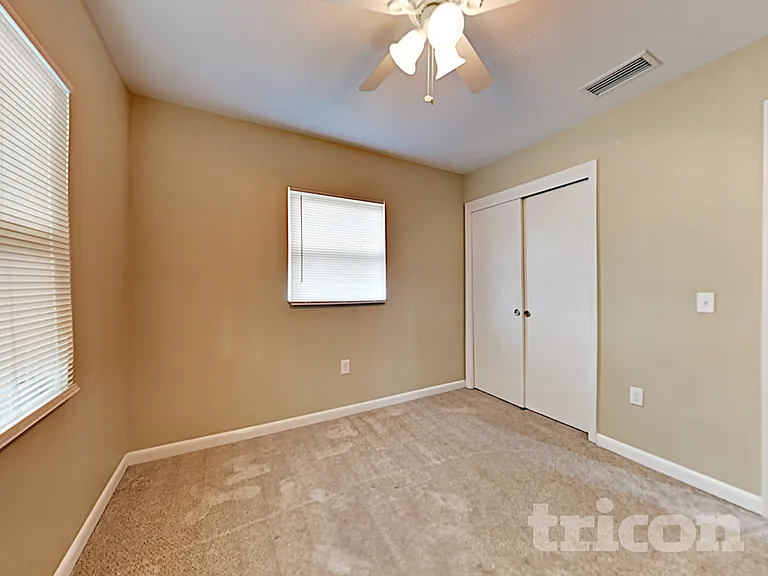 1218 Windsor Cir — Photo 13