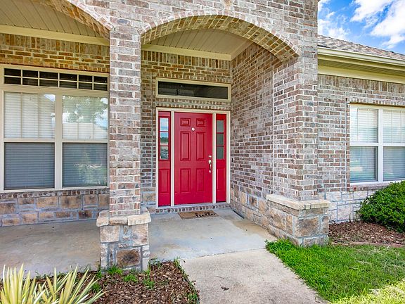 5th image of 8917 Meadow Gardens Cir