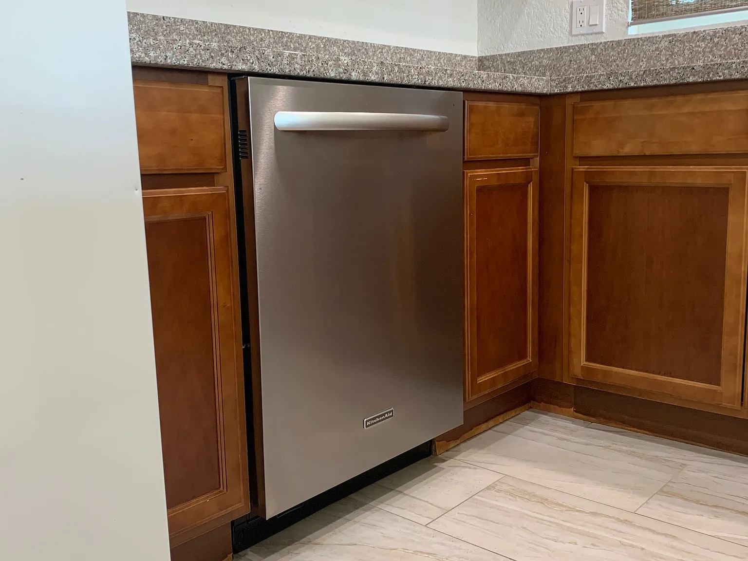 2 bed, 1100 sqft, $2,350 — Photo 2