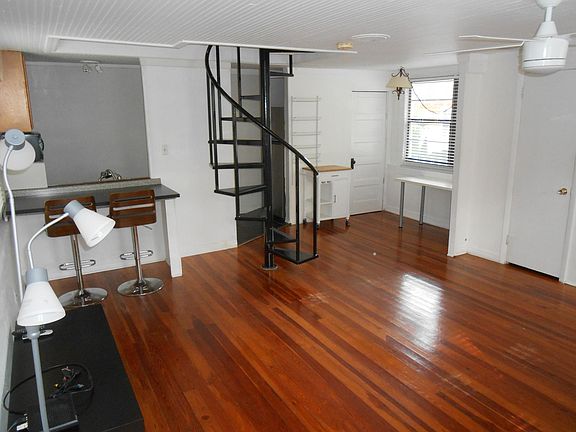 3rd image of 769 Antonette Ave