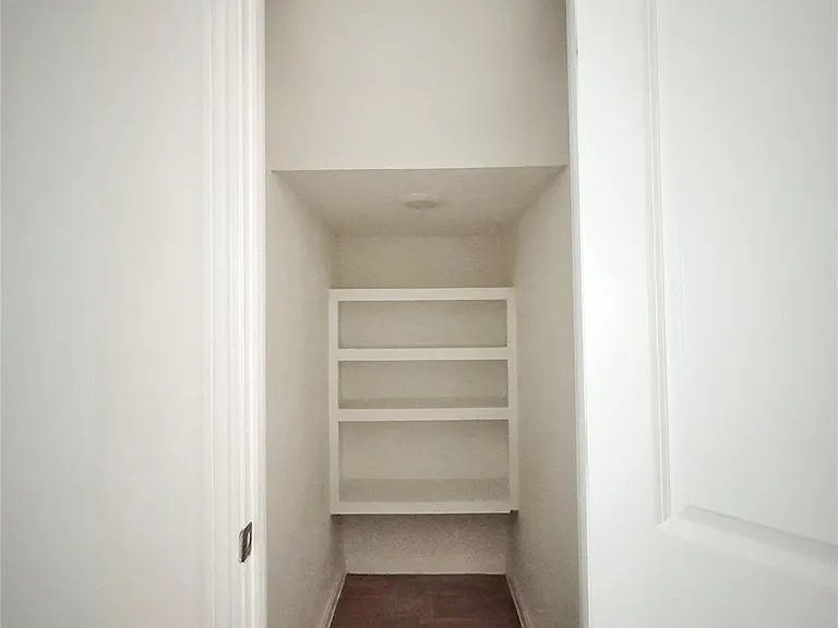 245 Water Oak — Photo 8