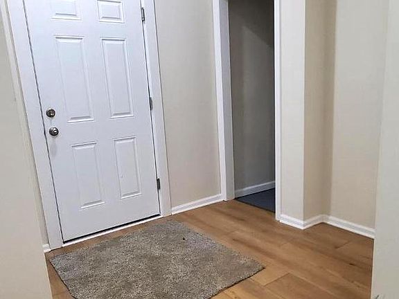 3rd image of 102 E Clements Bridge Rd