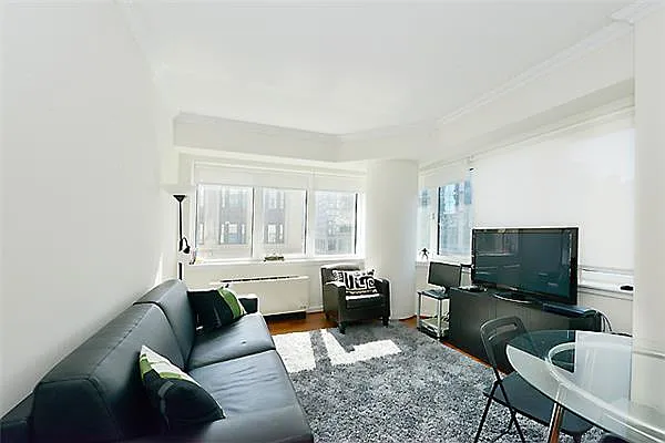 Rented by Evans Real Estate | media 6