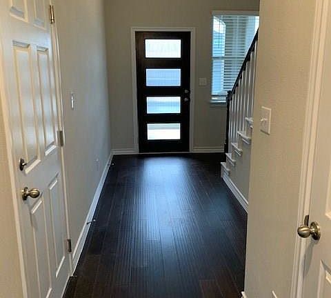 4th image of 434 Thornless Cir