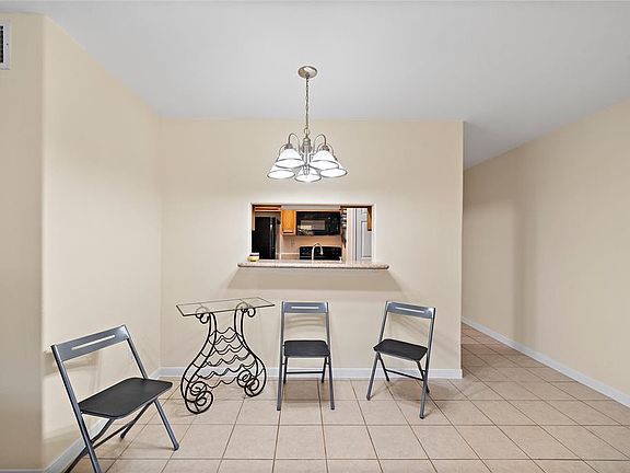 5th image of 215 Post Office St APT 907