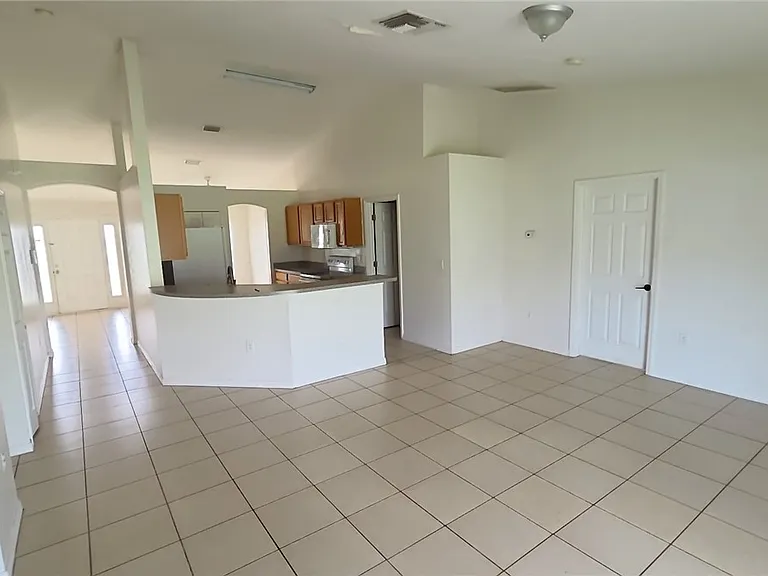 832 Palomino St E — Photo 8