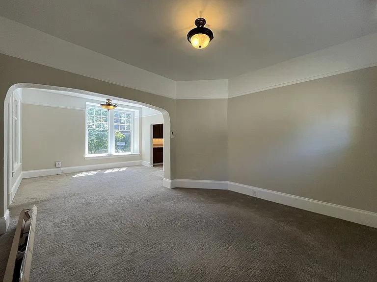 2850 NE Davis St — Photo 22