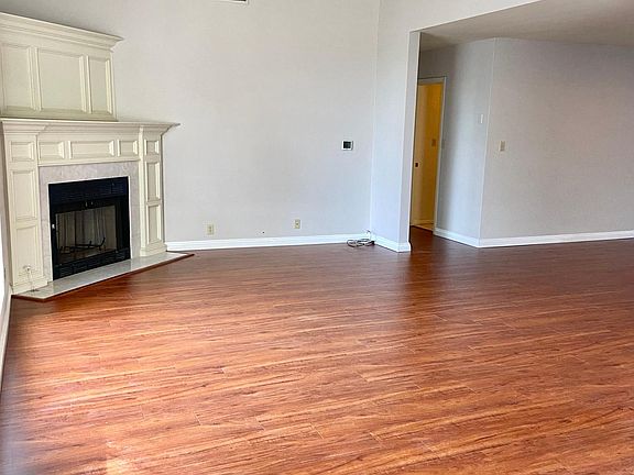 3rd image of 327 E Las Flores Ave