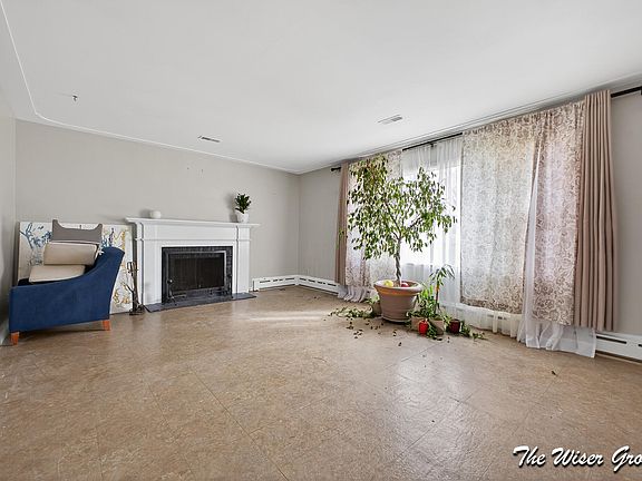 5th image of 1435 Diamond Ave NE