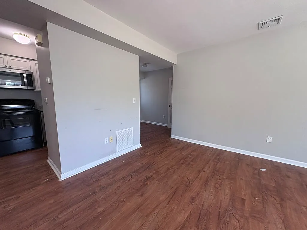 1 bed, $2,000 — Photo 3