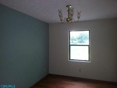 4th image of 344 Rutherford Ave