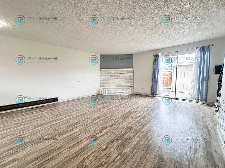 527 Smithridge Park — Photo 7