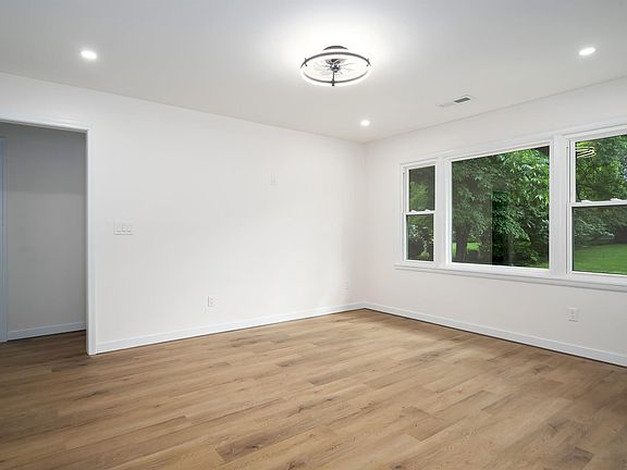 5th image of 2805 20th St N