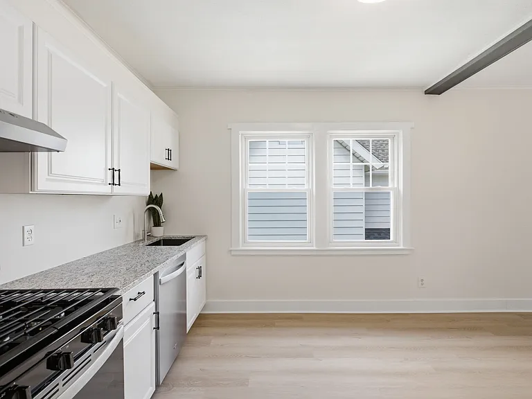 84 Sherwood Pl #2 — Photo 8