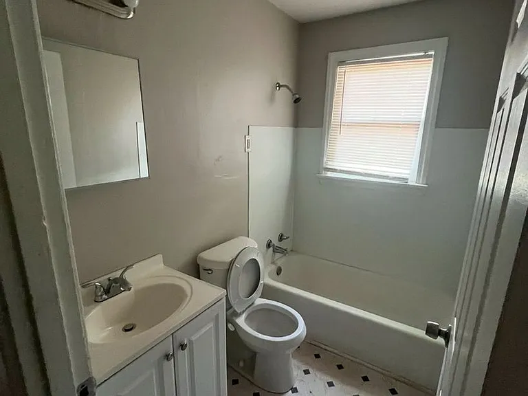 1591 Locust St — Photo 5