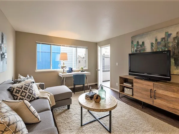 Harbor Square, 2425 Harbor Ave SW #28, Seattle, WA 98126