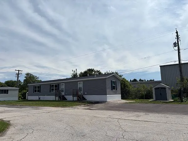 3 bed, 1050 sqft, $1,250 — Photo 3
