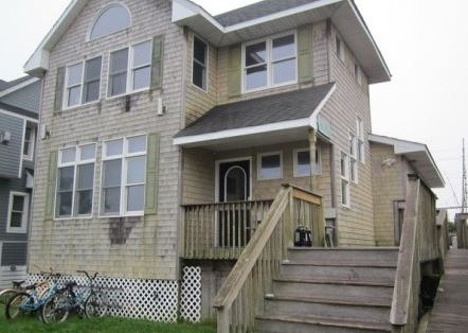 1st image of 22 Bungalow Walk