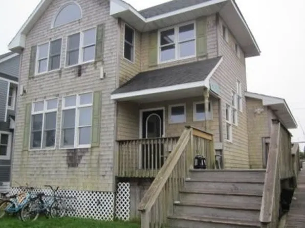 22 Bungalow Walk, Ocean Beach, NY 11770