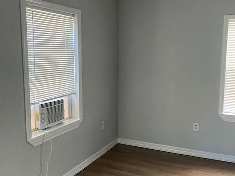 608 Sarrazin Ave — Photo 5