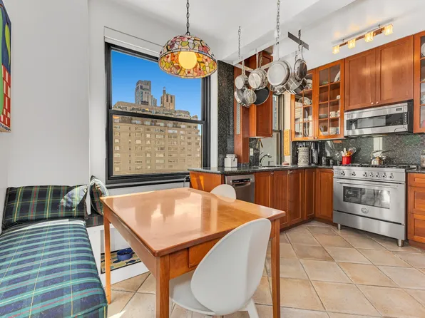 240 East 79th Street image 6 of 12