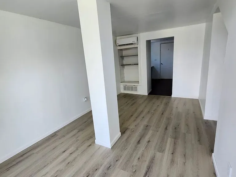 1214 Commercial St — Photo 10