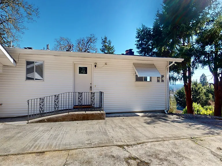 2145 Webb St — Photo 1