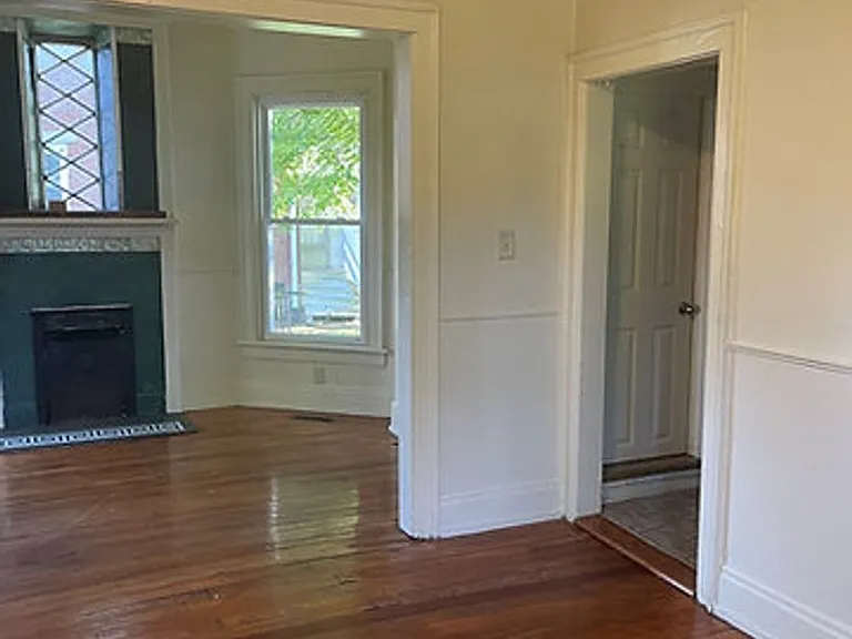 321 S Main St — Photo 3
