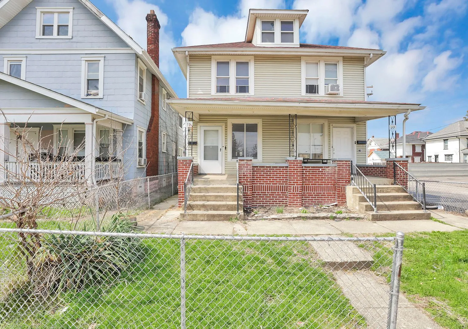 27-29 S Terrace Ave — Photo 3