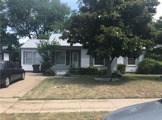 921 Vicki Ln, Fort Worth, TX 76104