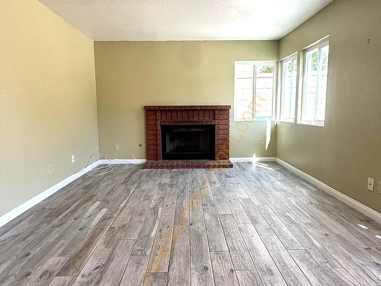2180 Hedgerow Ln — Photo 13