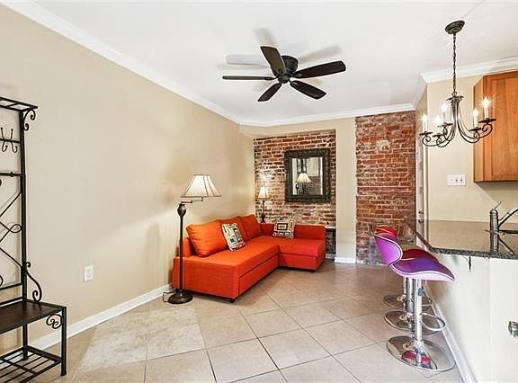 4th image of 931 Royal St APT 5