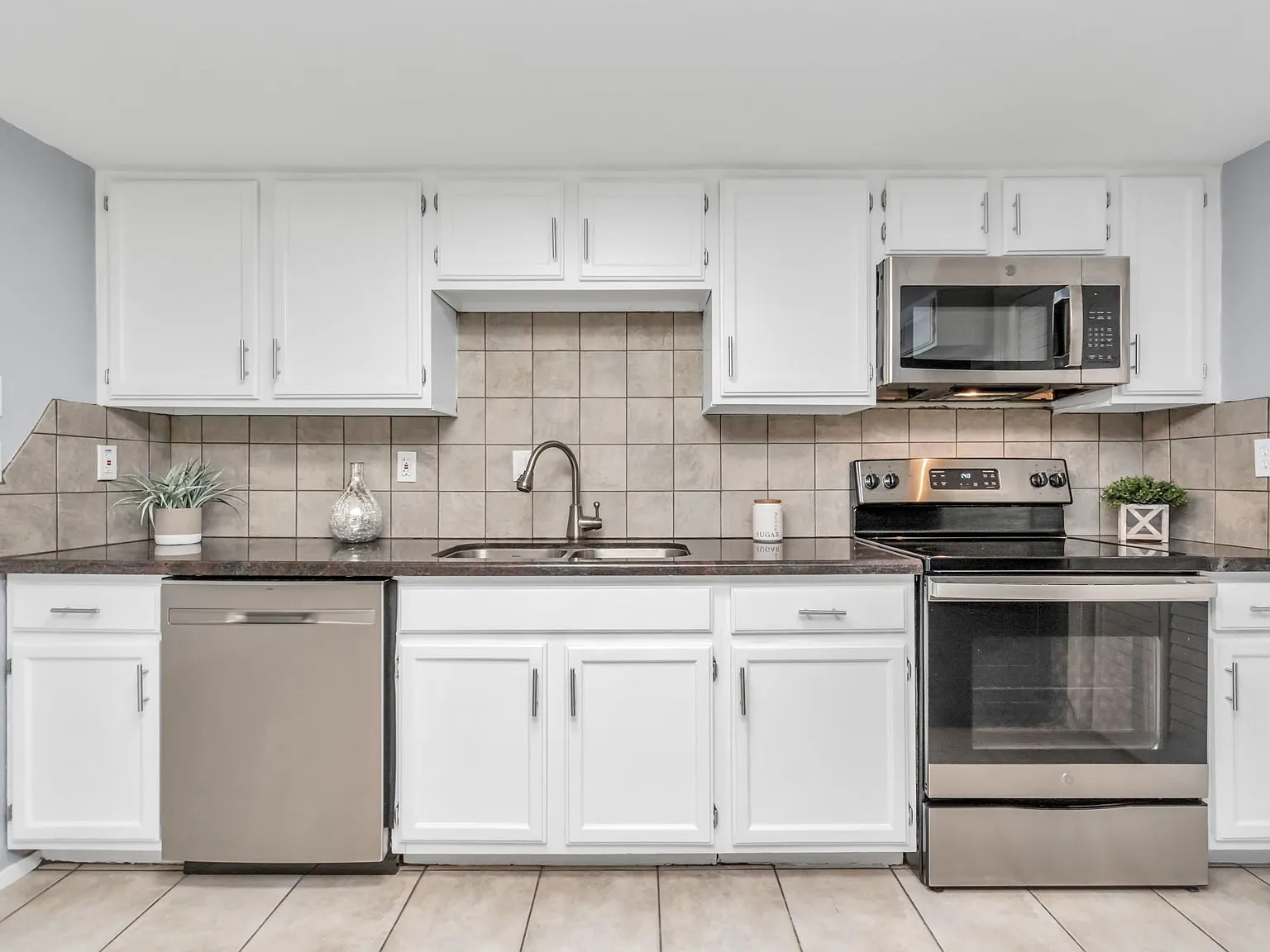 1 bed, 1.0 bath, 863 sqft, $1,325 — Photo 4