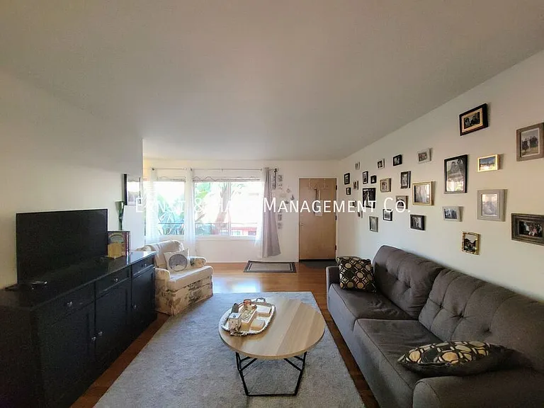 1023 E 1st St #8 — Photo 7